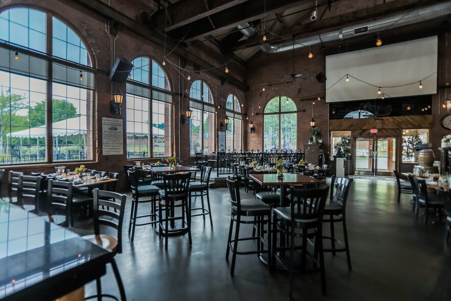 More Photos Of 88-110 Rondout Landing, Kingston Restaurant For Sale