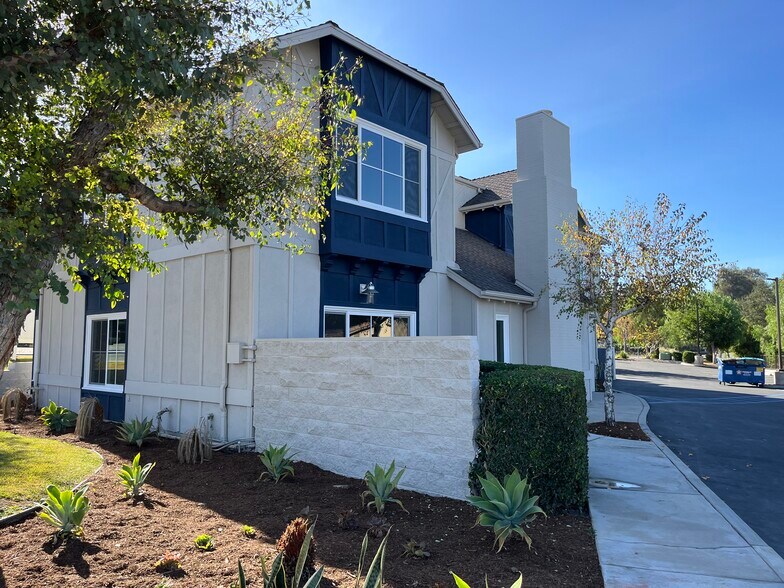 More Photos Of 5481 E Santa Ana Canyon Rd, Anaheim Hills Loft Creative Space For Lease