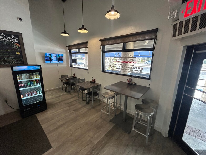 More Photos Of 1309 S Collins St, Plant City Freestanding For Sale