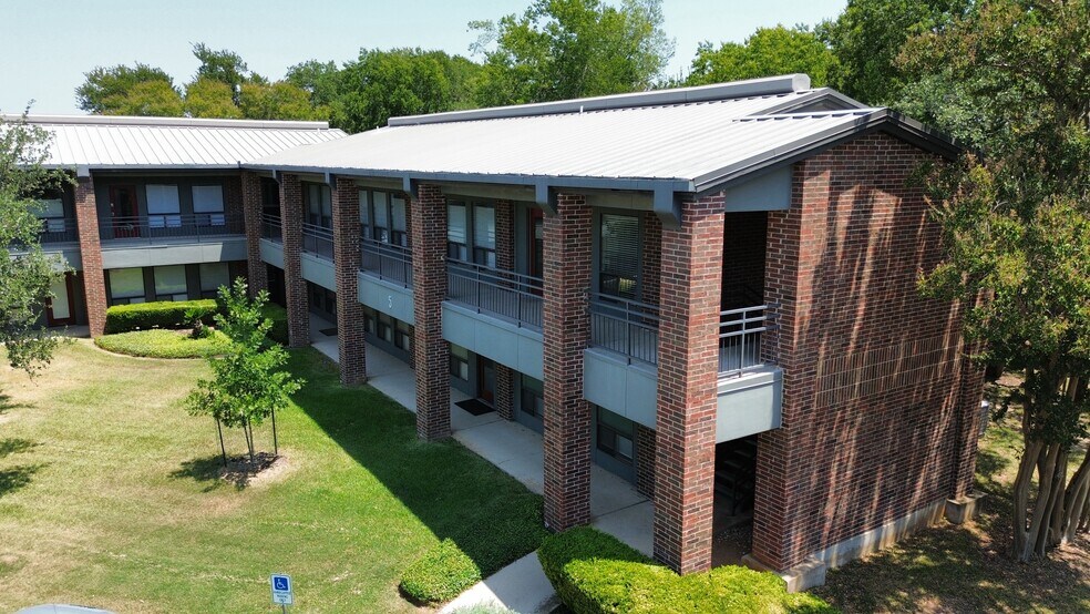 Primary Photo Of 3355 Bee Caves Rd, West Lake Hills Office For Sale