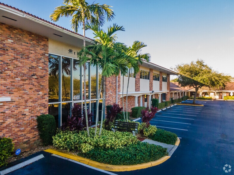 Primary Photo Of 4100 S Hospital Dr, Plantation Medical For Lease