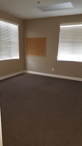 More Photos Of 3660 N Rancho Dr, Las Vegas Medical For Sale