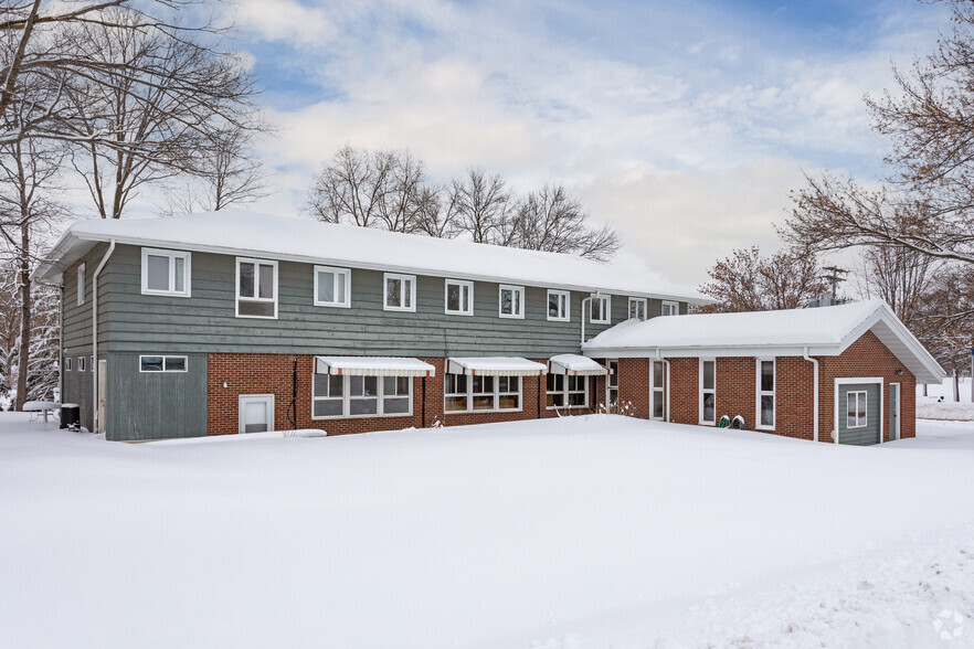 Primary Photo Of 207 Division St E, Maple Lake Rehabilitation Center For Lease