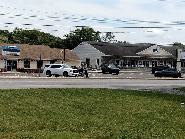 More Photos Of 1486 Rt 100, N. Coventry Twp, Chesco, Pottstown Storefront Retail Office For Sale