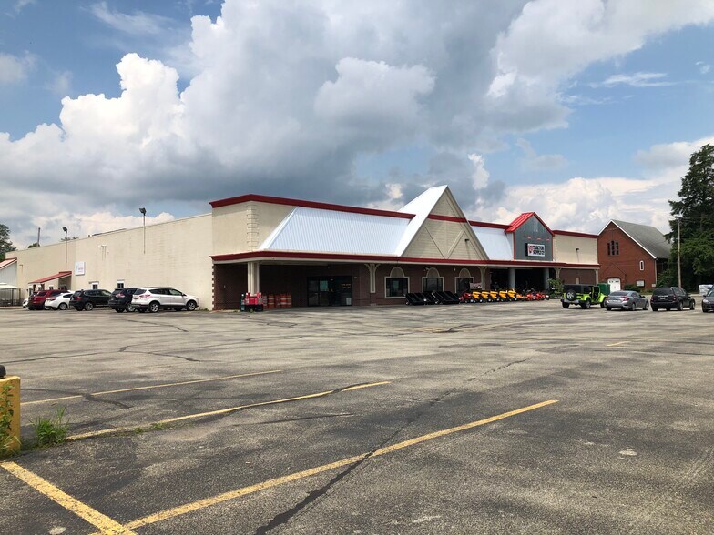 More Photos Of 231 E Market St, Blairsville General Retail For Sale
