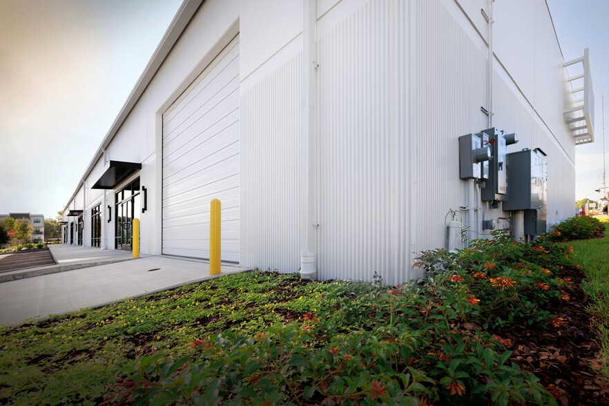 More Photos Of 233 Grant St, Orlando Flex For Lease