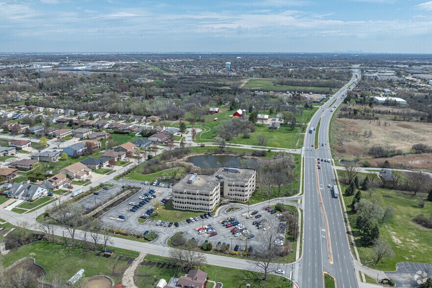 More Photos Of 300 & 303 E Army Trail Road, Bloomingdale Medical For Lease