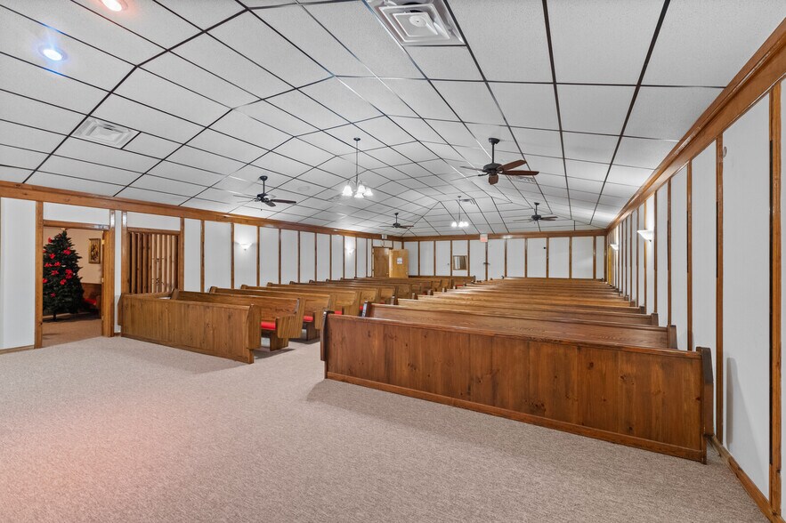 More Photos Of 1400 Locust st, Stilwell Office Residential For Sale