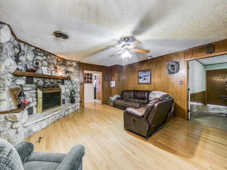 More Photos Of 536 S School St, Boerne Land For Sale