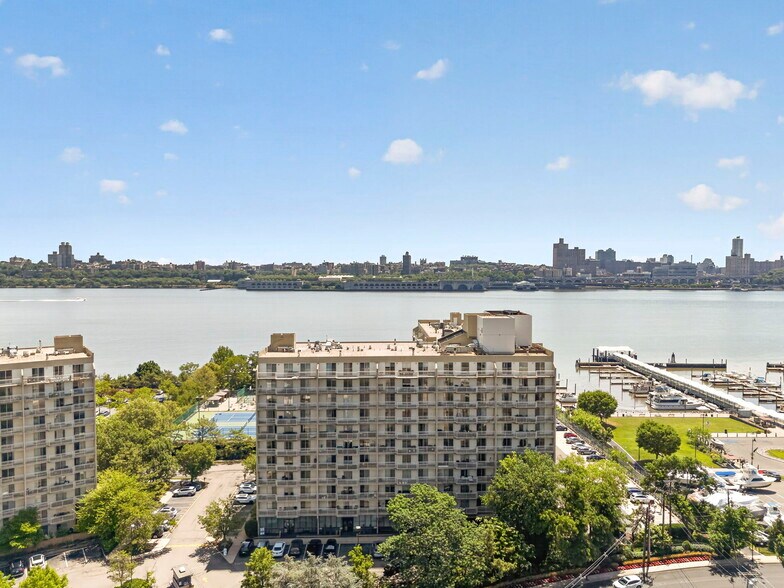 More Photos Of 1033-1077 River Rd, Edgewater Apartments For Sale