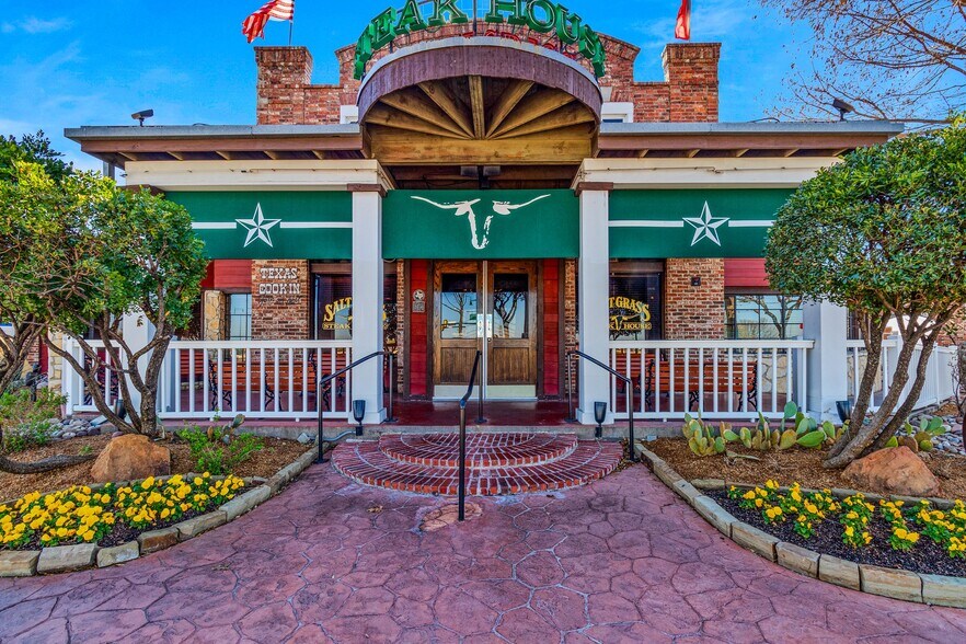 More Photos Of 102 E State Hwy 114, Grapevine Restaurant For Sale