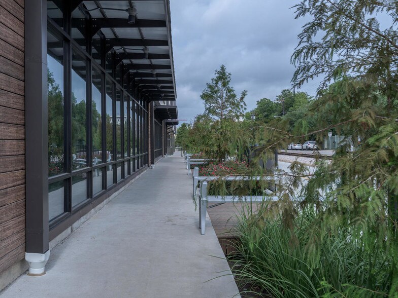 More Photos Of 1800 E 4th St, Austin Office Residential For Sale