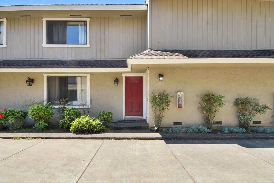 More Photos Of 1048 7th St, Novato Multifamily For Sale