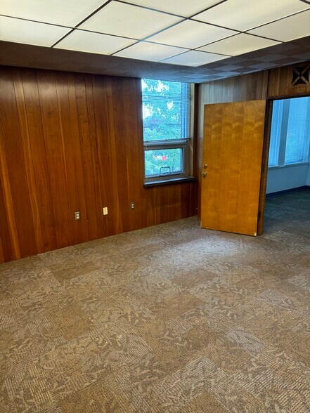 More Photos Of 1120 SE Main St, Portland Loft Creative Space For Lease