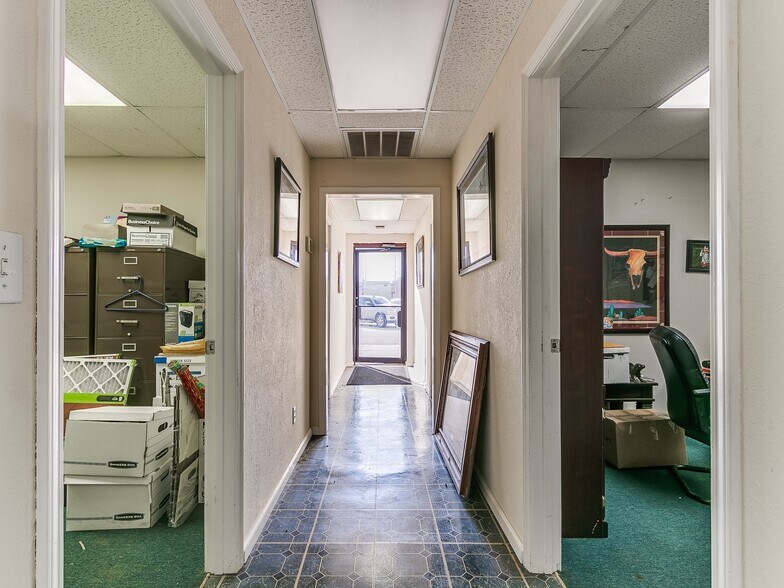 More Photos Of 219 N 6th St, Kingfisher Office For Sale