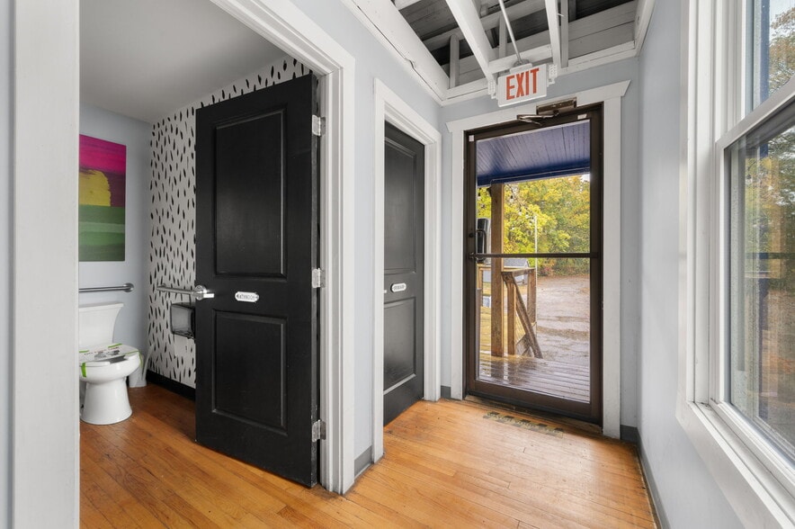 More Photos Of 17 S Main St, Brooklyn Freestanding For Sale