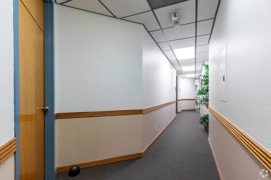 More Photos Of 1990 E Lohman Ave, Las Cruces Office For Lease