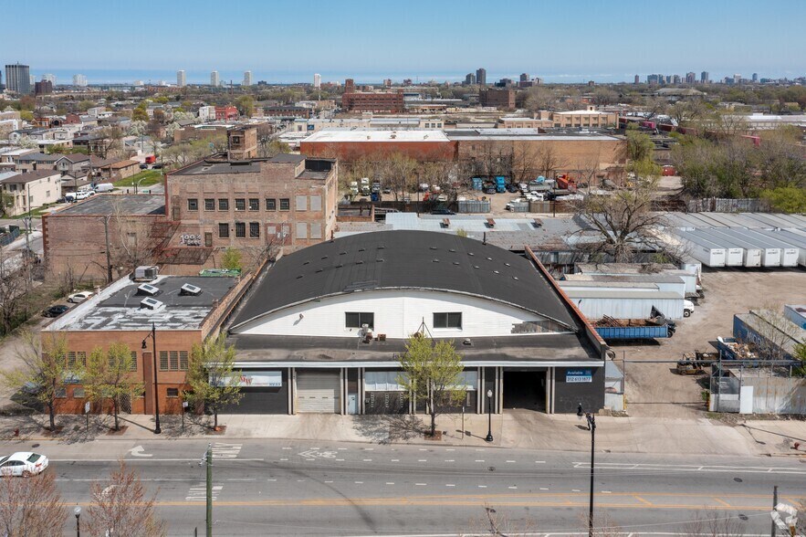 More Photos Of 3903-3927 S Halsted St, Chicago Service For Lease