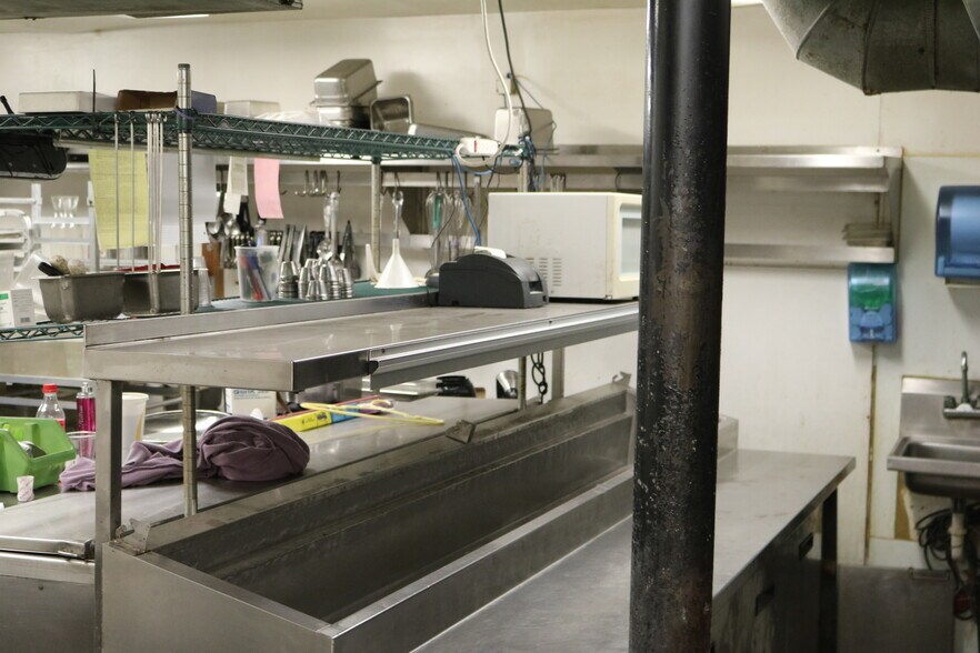 More Photos Of 111 E Erwin St, Tyler Storefront Retail Office For Lease