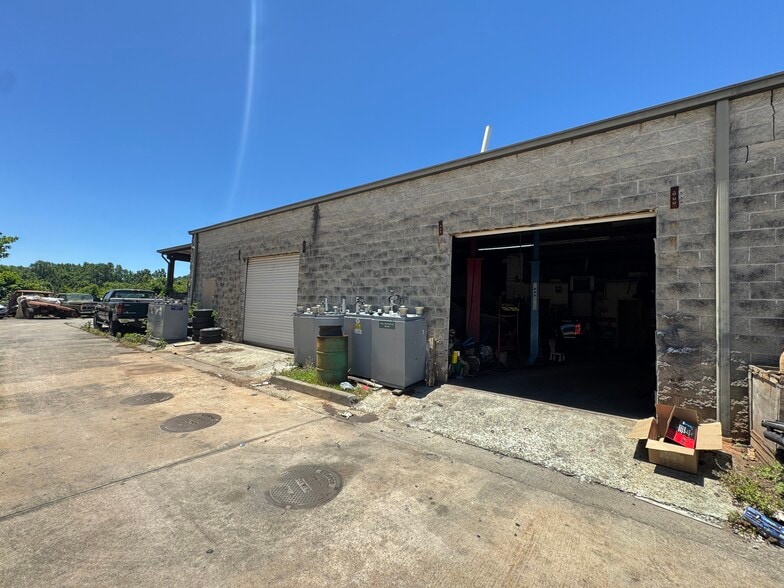 More Photos Of 4050 Lawrenceville Hwy NW, Lilburn Auto Repair For Sale