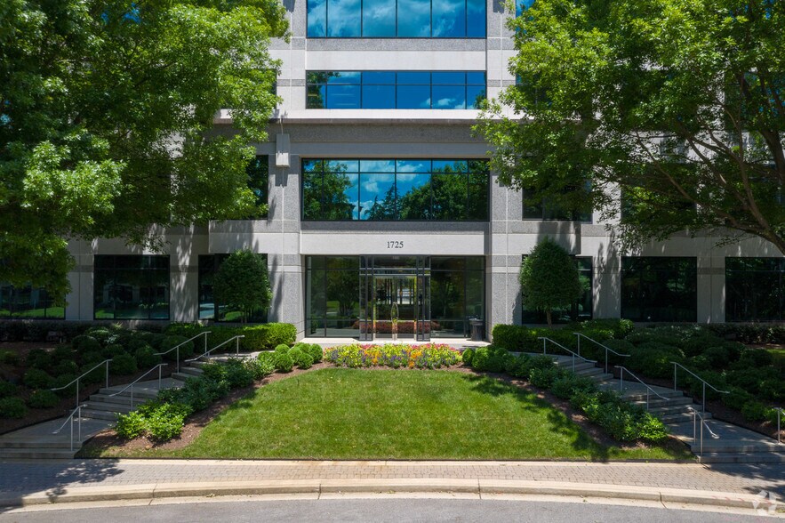 More Photos Of 1725 Windward Concourse, Alpharetta Office For Lease