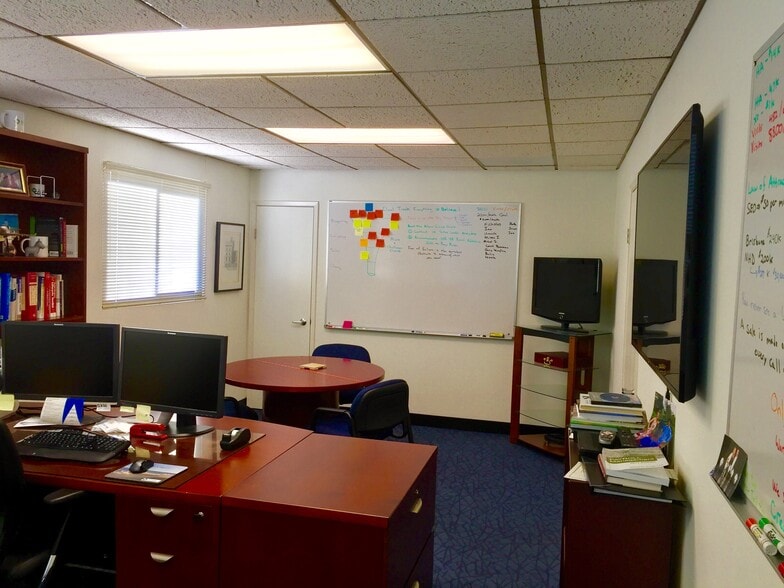 More Photos Of 100 N Hill Dr, Brisbane Light Manufacturing For Lease