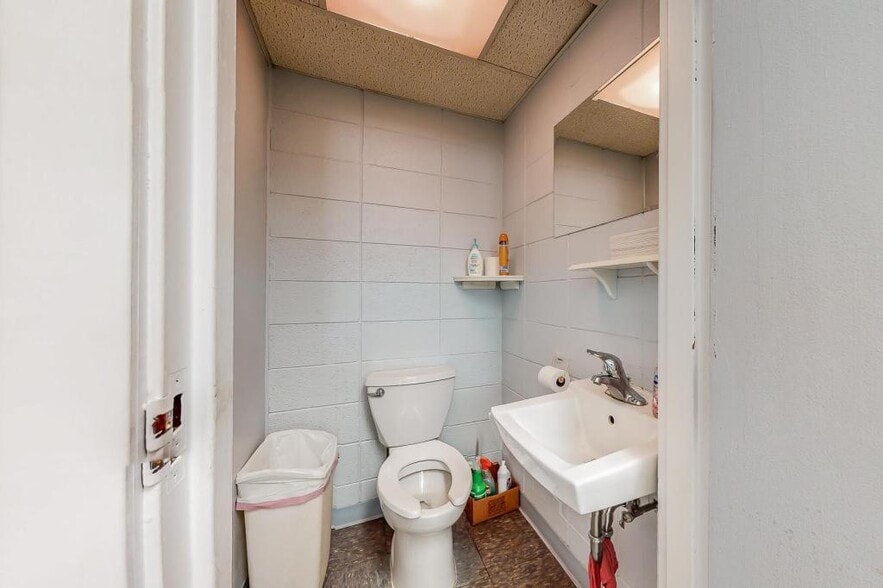 More Photos Of 206 N Highway Ave, Blooming Prairie Service For Sale