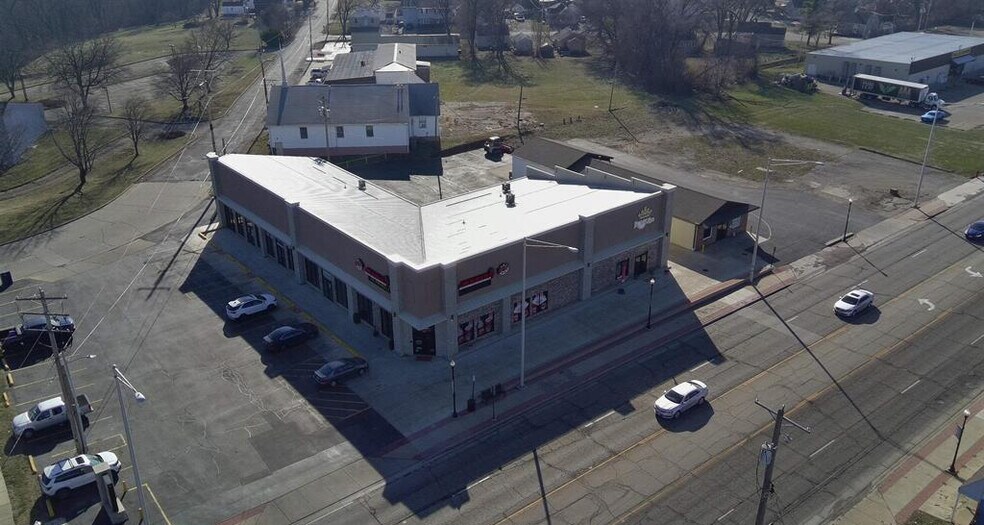 More Photos Of 208-216 N Main St, Creve Coeur Freestanding For Lease