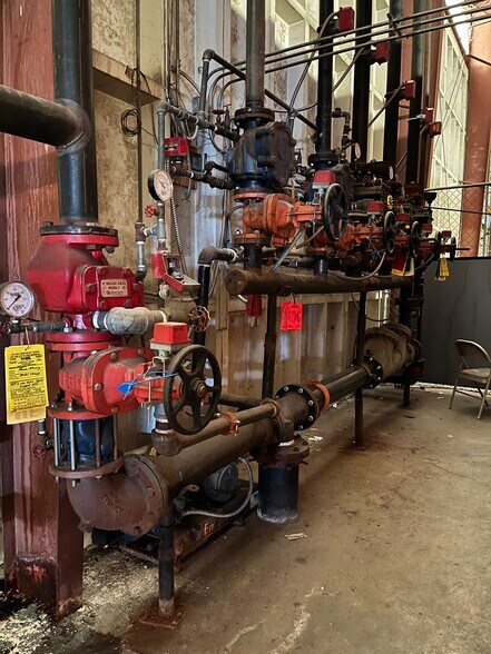 More Photos Of 3720 NE 33rd St, Ocala Warehouse For Sale