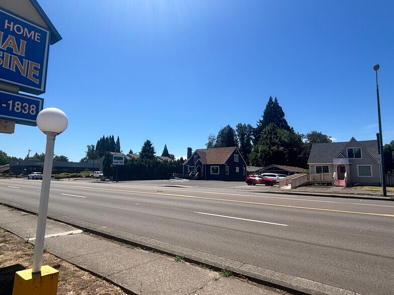 More Photos Of 4131 River Rd N, Salem Freestanding For Lease