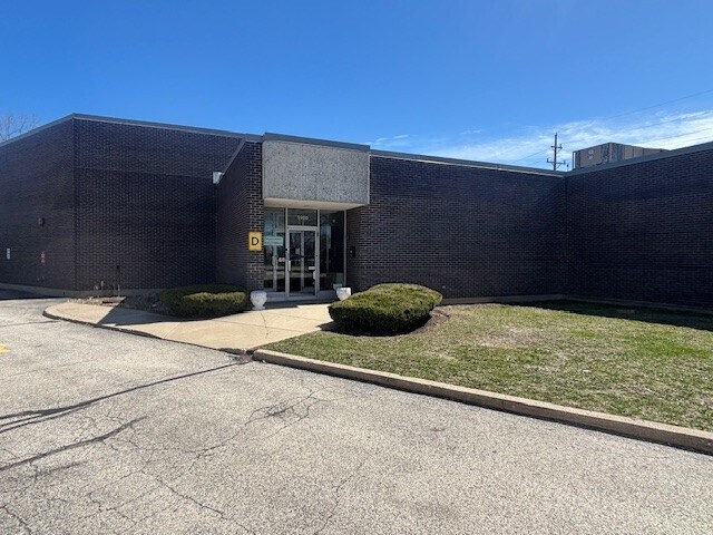 More Photos Of 5900 Howard St, Skokie Warehouse For Sale