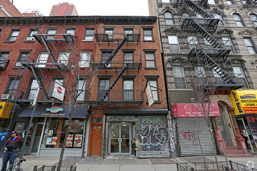 More Photos Of 516 9th Ave, New York Apartments For Lease