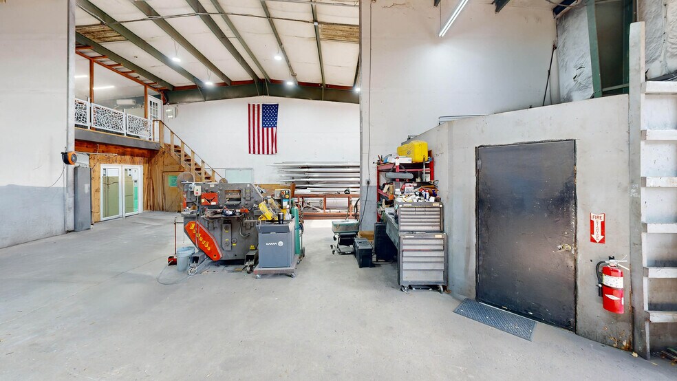 More Photos Of 1800 S Division Ave, Orlando Warehouse For Sale