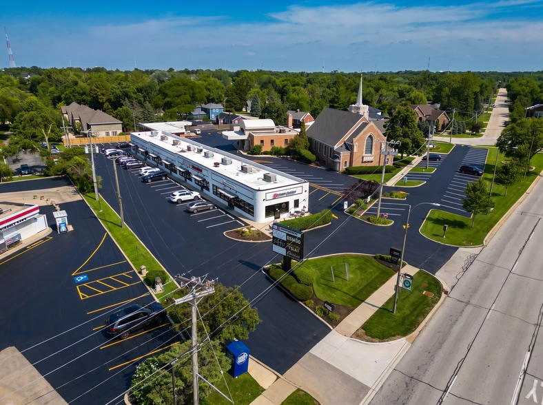 More Photos Of 1035 S York Rd, Elmhurst Freestanding For Sale
