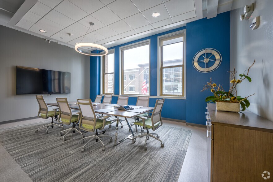 More Photos Of 260 E Main St, Rochester Medical For Lease