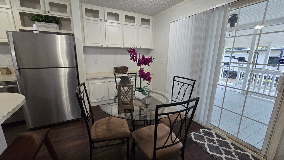 More Photos Of 44 Crawford Dr, Lake Placid Manufactured Housing Mobile Home Park For Sale