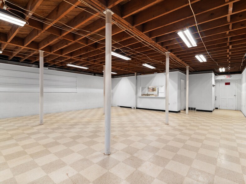 More Photos Of 62 Birdsong Trail, Waynesville Specialty For Lease