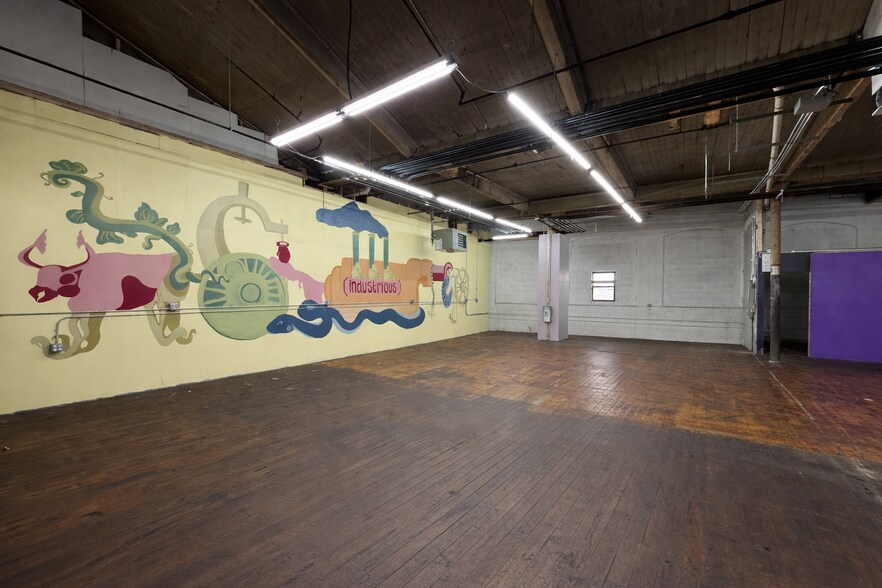 More Photos Of 21 Sabin St, Pawtucket Manufacturing For Lease