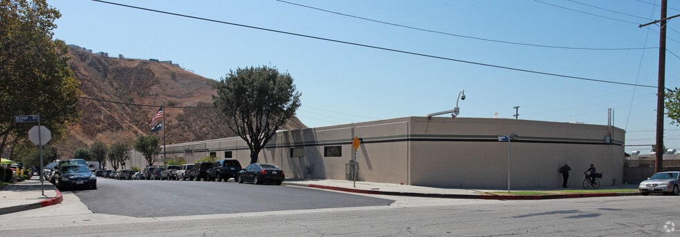 Primary Photo Of 12391 Montero Ave, Sylmar Warehouse For Lease