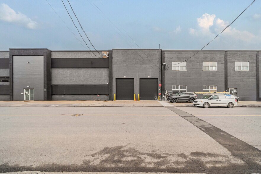 More Photos Of 9755-9775 Rue Meilleur, Montréal Distribution For Lease