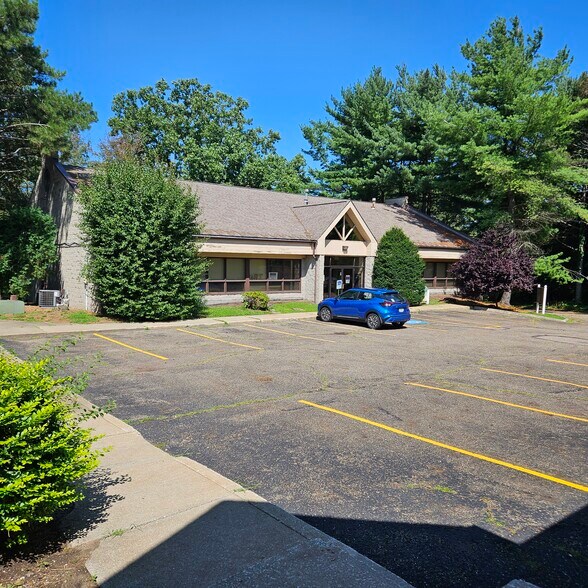 More Photos Of 70 W Streetsboro Rd, Hudson Self Storage For Lease