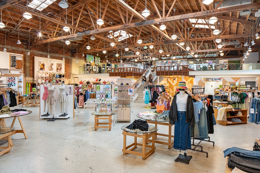 More Photos Of 328-330 N San Fernando Blvd, Burbank Storefront For Sale