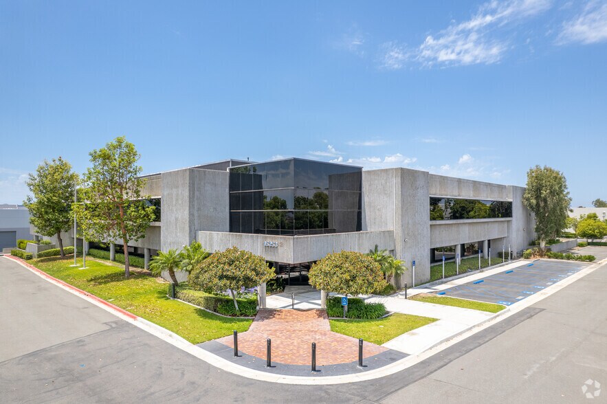 Primary Photo Of 15253 Bake Pky, Irvine Loft Creative Space For Sale