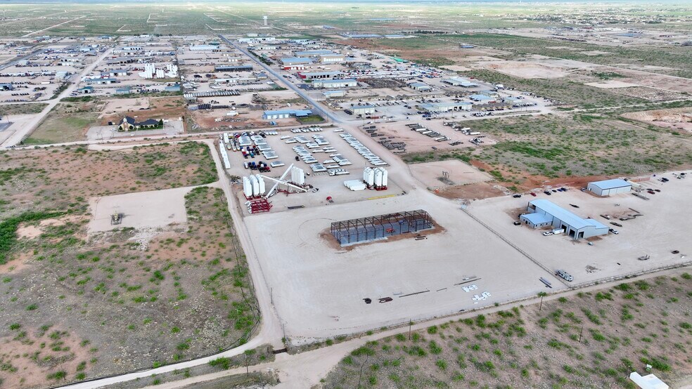 More Photos Of 10009 W. County Road 72, Midland Warehouse For Lease