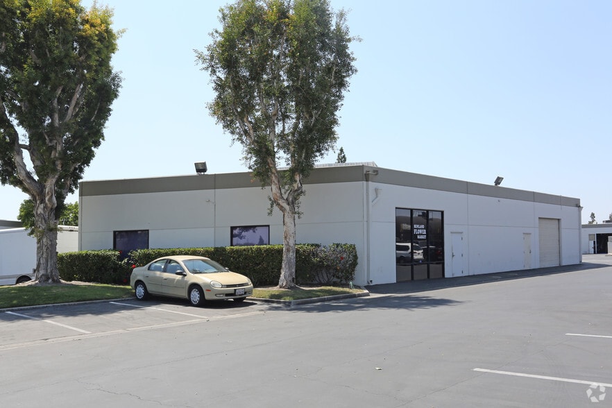 More Photos Of 2101 W Crescent Ave, Anaheim Unknown For Lease