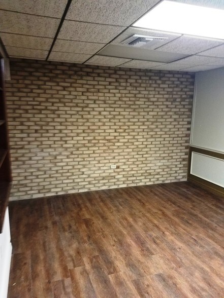 More Photos Of 180 S County Road 427, Longwood General Retail For Sale
