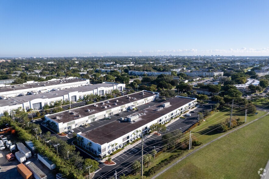 More Photos Of 710 S Powerline Rd, Deerfield Beach Unknown For Lease