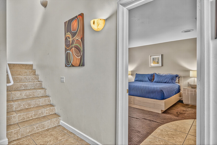 More Photos Of 67590 Jones Rd, Cathedral City Hotel For Sale