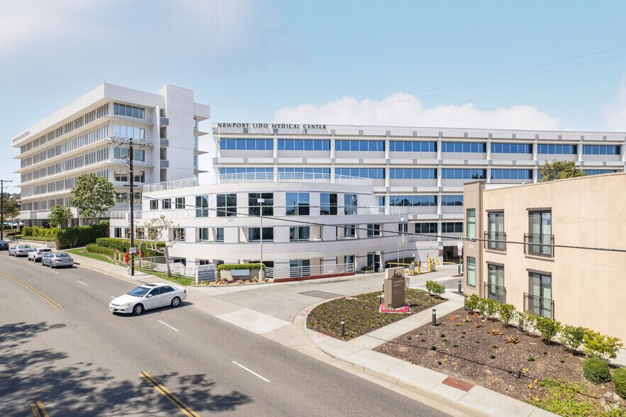 More Photos Of 361 Hospital Rd, Newport Beach Medical For Lease