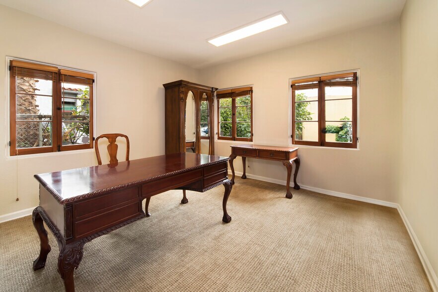 More Photos Of 2003 N Broadway, Santa Ana Office For Lease